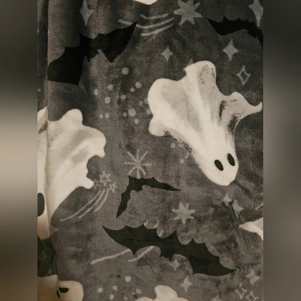 Spooky Halloween Ghost Blanket New 60x70